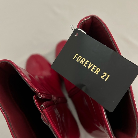 Red Boot With Side Zipper Forever 21 Size 8 - Picture 4 of 13